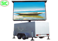 Il camion del rimorchio TV di pubblicità montato ha condotto il segno P4 degli schermi per uso all'aperto