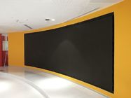 4x3 misura lo schermo di visualizzazione con un contatore fisso dell'interno dell'interno del LED dell'installazione di P3.91 HD utilizzato come schermo della parete dello studio di conferenza TV video