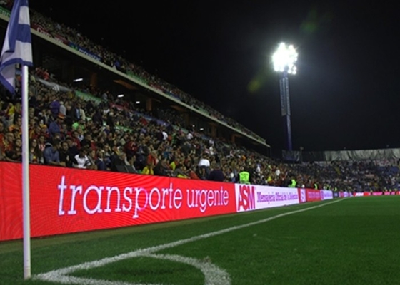 P10 Perimetro dello stadio Display LED a colori 3000Hz 1R1G1B 320x160mm