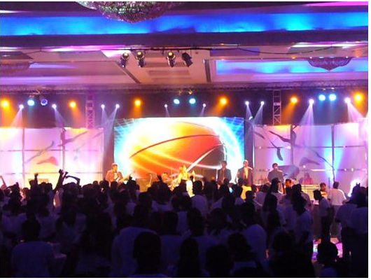 Prezzo buono Indoor P1.5 Hire LED Screen High Definition LED Display Concerto cabinet dimensione 640mm x 640mm in linea