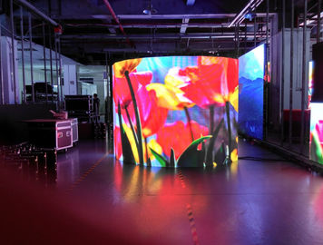 Display a LED indoor P4 RGB Densità di pixel 62500, SMD schermo a LED flessibile 3G WIFI display a LED a colori interni