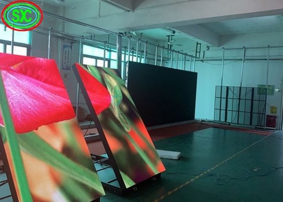 Prezzo buono Esposizione di LED dell'interno di colore pieno di RGB P3 con i moduli di 192*192mm in linea