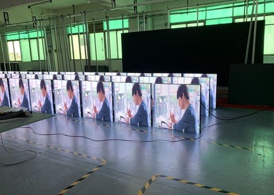 Prezzo buono Governo dell'interno leggero senza cuciture di RGB P4 LED con l'alimentazione elettrica di energia di G in linea