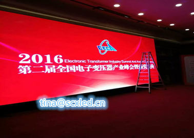 Installazione di schermi a LED ad alta luminosità