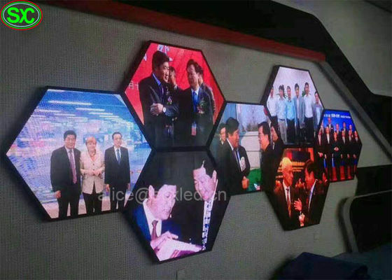 Video schermo di visualizzazione del LED della tenda di forma P3.9 per la pubblicità, di alta risoluzione