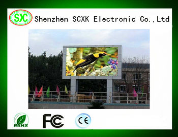 Trasforma il tuo veicolo con il pannello LED di 250 x 250 cm e il display di animazione
