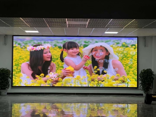 Screen Ultra HD Small Pitch P2.5 LED Display con custodia in alluminio 480x480mm