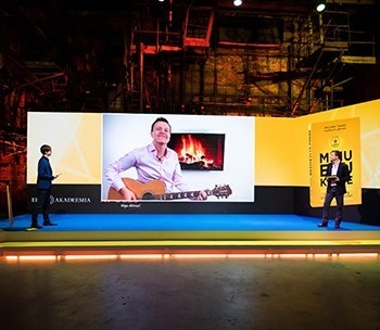 Display in alluminio a stampa a LED a colori pieni P4 Display video a LED SMD2121 Garanzia di tre anni