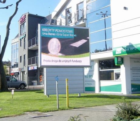 Prezzo buono Display a LED digitale pubblicitario a colori per esterni in linea