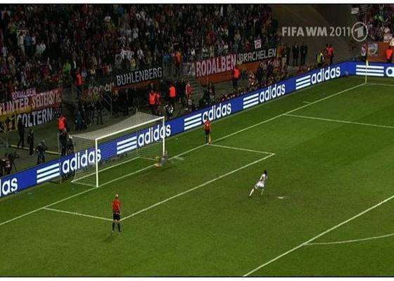 Stadio di calcio LED pannelli pubblicitari P5 P10 Alta luminosità HD Perimetro 960*960mm Cartellone