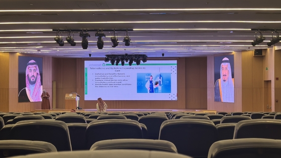 HD Indoor LED Video Wall Screen P2.6mm Scenic Screen Display Panel 500x500mm