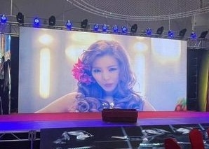 Display a LED in metallo a colori pieni SMD2121 P4 per concerti