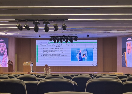 Ultra-Clar High Brightness Advertising LED Screen Indoor Full Color Adatto per il concerto