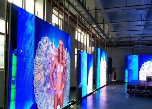 Densità di pixel 3906 punti/metro quadrato Pubblicità a colori LED a colata in alluminio schermo cartellone Case impermeabile in acciaio