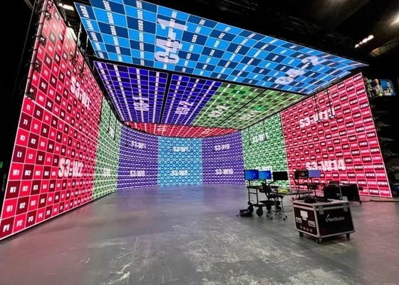 Display in alluminio a fusione a stampo a stampo pendente impermeabile 1/8 Scansione 10000 pixel/M2 Display SMD LED P10