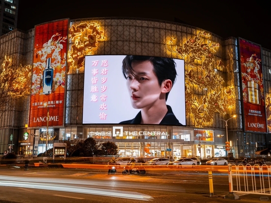 Display LED a colori per la pubblicità su strada e nei supermercati