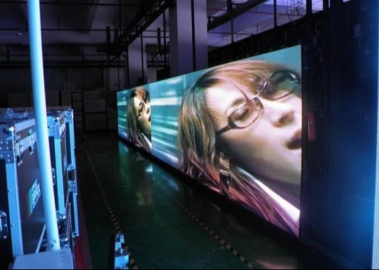 P2.5 Display a LED interno SMD2020 3840Hz High Refresh Full Color
