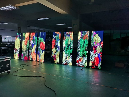 Poster Screen Display pubblicitario verticale P2.5 Small Pitch Smart Indoor 1R1G1B HD LED Screen
