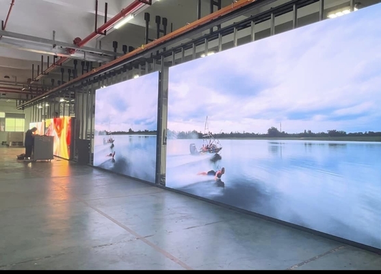 1R1G1B Colla di composizione dei pixel sul bordo schermo a LED per le vostre esigenze durata di funzionamento 50000 ore 1500 bit luminosità