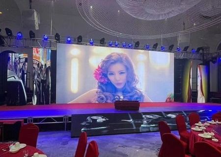 Prezzo buono Noleggio RGB HD Pubblicità schermo LED HD impermeabile 100000 ore in linea