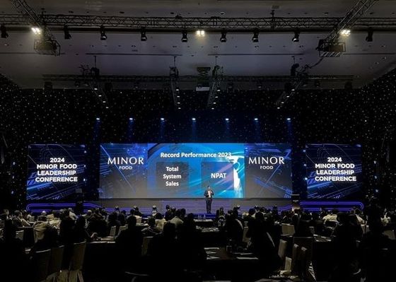 Disegni di affitto in alluminio a fusione a stampa Prezzi di fabbrica Disegni LED HD versatili per sale riunioni, chiese e matrimoni COB P1.25