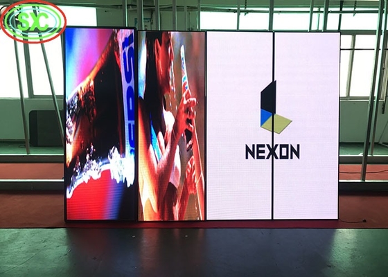 SMD2121 LED Chips e 1R1G1B Color Configuration in Customisable Commercial LED Display Screen per gli acquirenti B2B