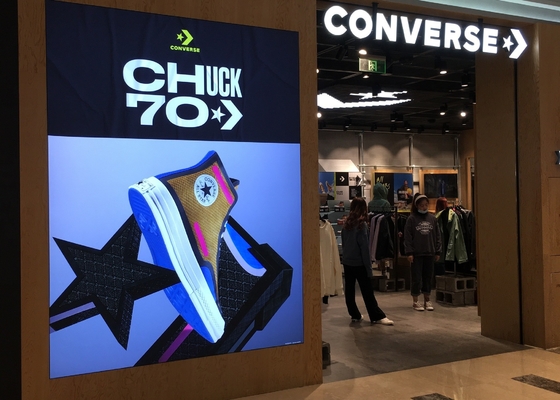 SMD P4 all'aperto Alta luminosità a colori pieni Display pubblicitario a LED Video parete impermeabile alta densità di punti 62500
