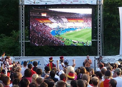 Adatto per stadi sportivi ed eventi sportivi Manutenzione frontale Grande angolo di visione P10 LED Video Wall HD