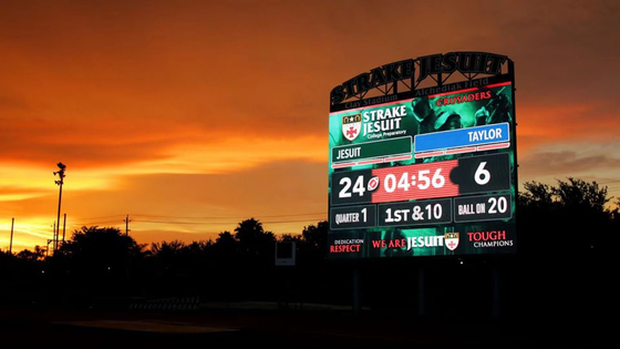 Display LED perimetrale dello stadio di calcio