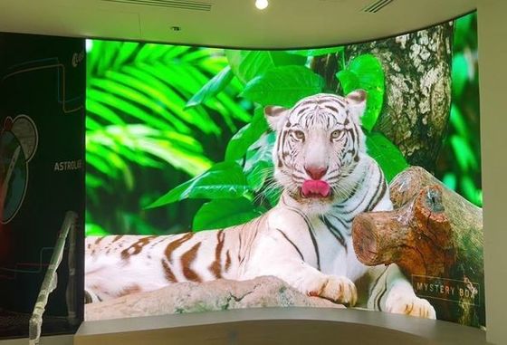 Prezzo buono 640x640mm pannello a noleggio 3840Hz rilassamento elevato Kinglight SMD full color display a led super sottilep2,5,3840hz tasso di aggiornamento, scheda Novastar in linea