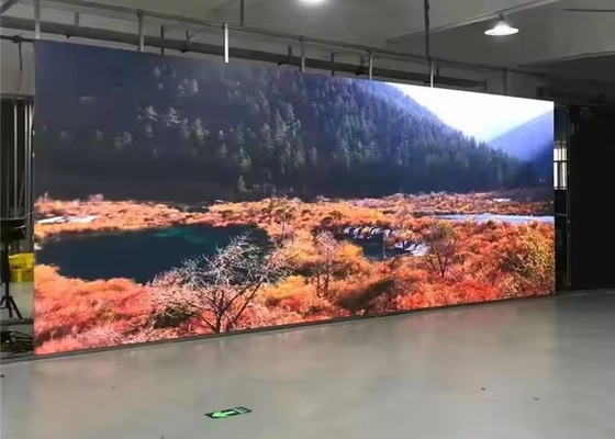 Schermo curvo per interni Modalità scansione 1/16 Display Ultra HD 32x32 punti P6 LED