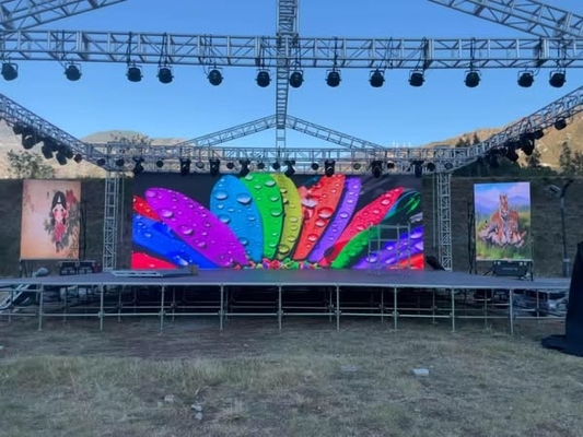 2500nits Luminosità P3 Indoor LED Rental Video Display Panel con Air-Plug Connection Design Densità di pixel 111111dots/sqm
