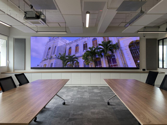 3840Hz Alta rinfrescante Display LED a colori interni P2.5 2121 Dimensione della lampada per la pubblicità interna con distanza di visione ≥ 0,5m