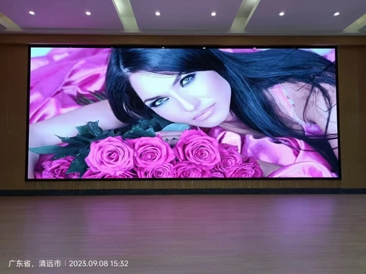 Display LED a colori interni P2.5 con e Consumo per noleggio con armadio super sottile e alta frequenza di aggiornamento 3840Hz