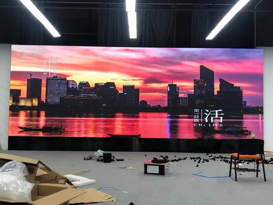 Display a LED a colori interni ad alta luminosità P2.5 per pubblicità ed eventi accattivanti e di grande impatto