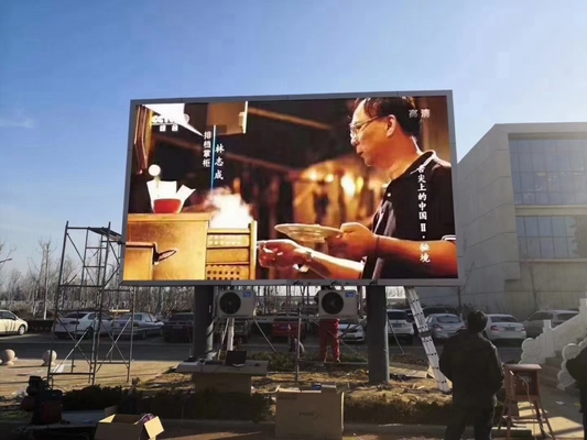 Display LED ad alta risoluzione p10 all'aperto a colori pieni con prestazioni stabili per il segnale di trasmissione televisiva 10mm Pixel Pitch 7000 cd/m2 Luminosità 16.7 milioni di colori IP65/IP54 Protezione 800W/m2 Potenza massima