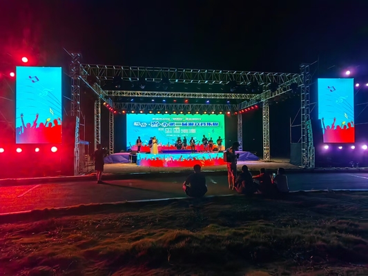Alto luminosità 2500nits Full Color P2 Indoor Hanging LED Display Chassis in alluminio a fusione