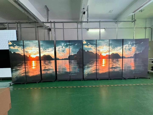 Display di manifesti a LED da 680x2000 mm con configurazione dei colori 1R1G1B e armadio in alluminio
