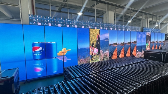 Display HD a LED P2.5 a colori piatti in piedi pubblicità 1/16 Parete di scansione