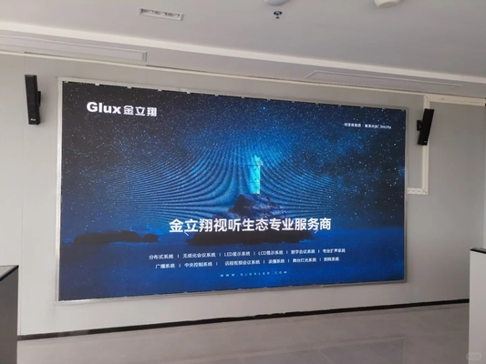 Disegno in alluminio a fusione frontale P2.5 Digital LED Poster Stereo Mount Facile installazione