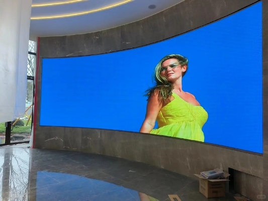 Modulo morbido ad alta luminosità HD P2.5 P3 P4 P5 interno LED fisso Flessibile Videowall cilindrico