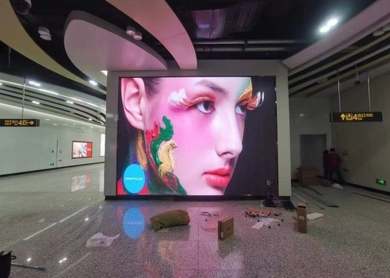 Poster Display a LED RGB 2,5 mm Pixel Pitch Alta frequenza di aggiornamento 1920HZ Indoor