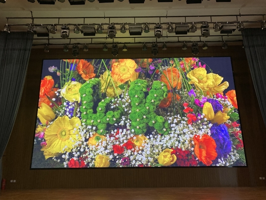 Risparmio energetico all'interno display a led a colori p3.91 con regolazione automatica della luminosità e angolo di visione orizzontale di 120 gradi