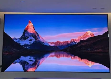 Disegno esterno a LED a colori pieni P8 IP65 Materiale per armadi di ferro super trasparente