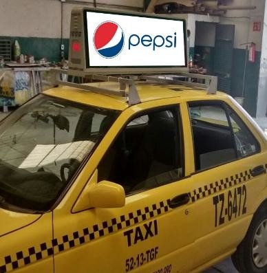 Display di segnale LED impermeabile per auto, all' esterno a colori completi sul tetto di un taxi doppio lato
