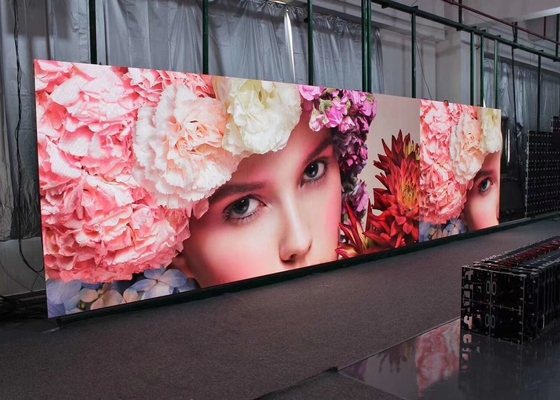 Installazione di noleggio idraulica all'aperto di alluminio a fusione a stiro 25*250mm P3.91 Display pubblicitario LED