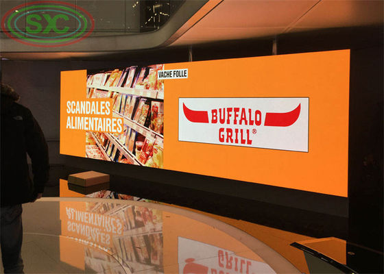 Schermo LED a colori per interni con LED SMD 2121 3-in-1 che offre immagini vivide e prestazioni in vari ambienti interni