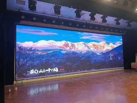 Display LED a Colori per Interni Dotato di Pannelli Stampati a Iniezione ad Alta Precisione e Sistema di Calibrazione Radiante Professionale