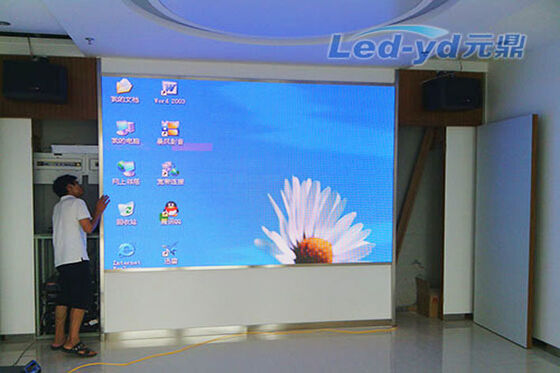 Display LED a colori P3.9 per interni con giunzione senza interruzioni, alta frequenza di aggiornamento e ampio angolo di visione per noleggio commerciale ed eventi