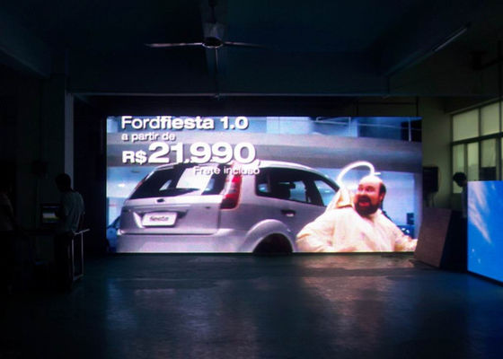 P5 Indoor Full Color LED Display 5mm Pixel Pitch 1500cd/m2 Luminosità